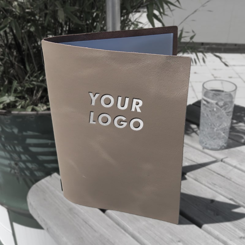 'Taupe Pull Up' Speisekarten aus Leder - Craft On Table