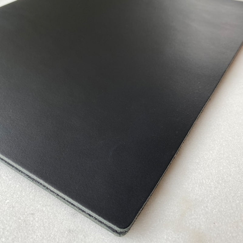 'Black Coated' Speisekarten aus Leder - Craft On Table