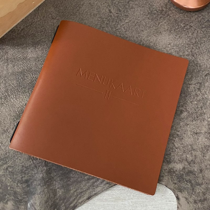 'Chestnut Coated' Speisekarten aus Leder - Craft On Table