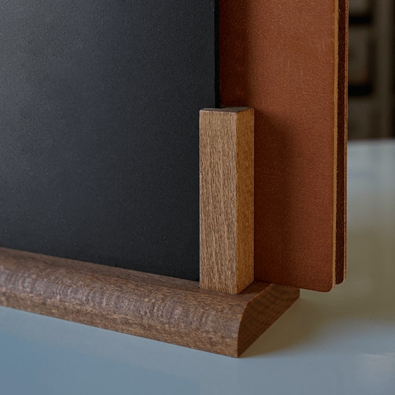 Holz mit Schreibtafel - Craft On Table